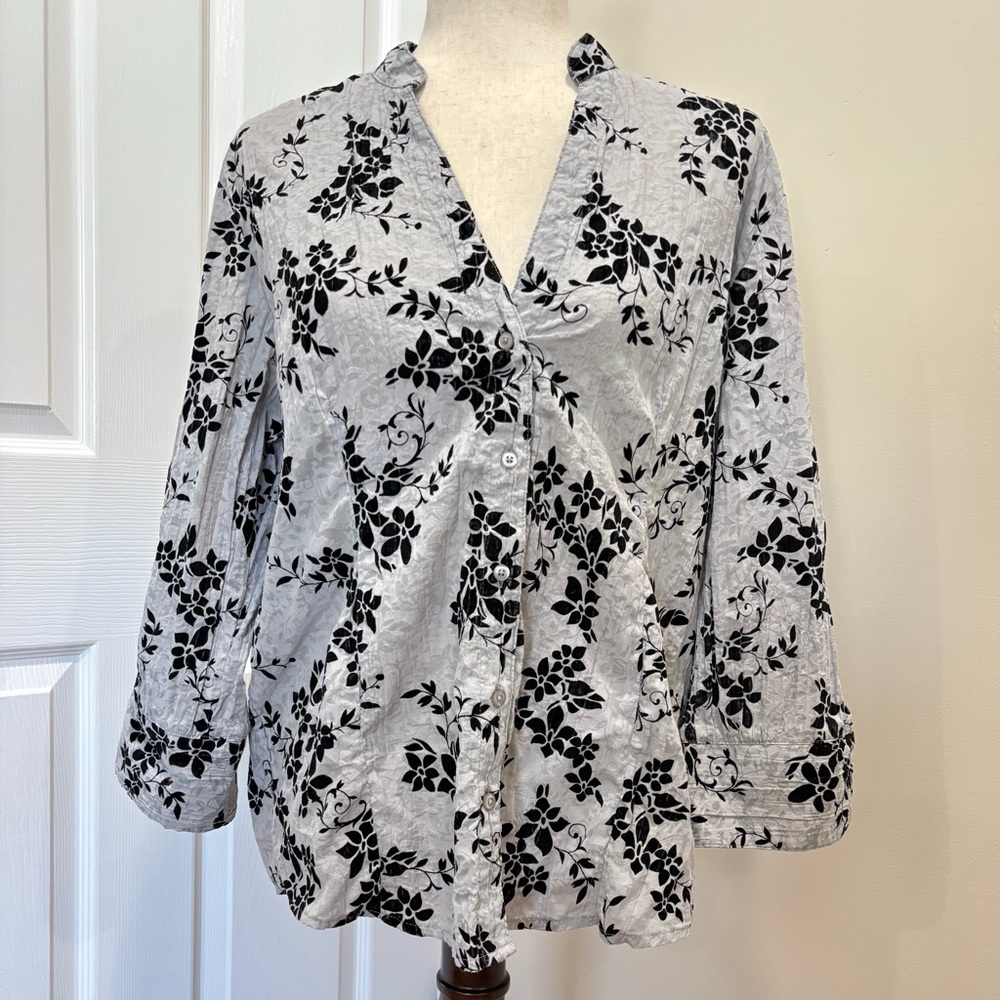 Cato Grey and Black Floral Button Down Blouse L